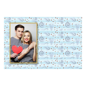 Dzień Wiatru z błękitnym tłem + liście - Pocztówka 10x15cm model 415