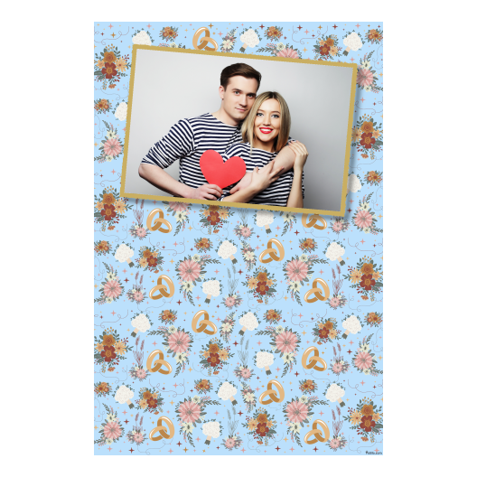 Fotobudka na weselu z błękitnym tłem + obrączki i kwiaty - Pocztówka 15x10cm model 312 - obrazek 1