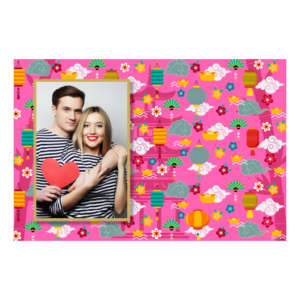 Dzień Singli z różowym tłem + chmury i kwiaty - Pocztówka 10x15cm model 415
