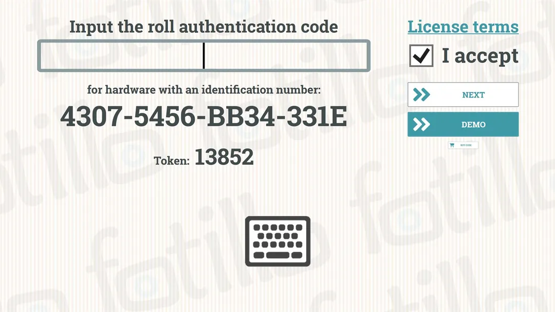 Fotillo welcome screen with the hardware number, an activation code field and a DEMO button